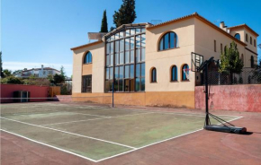 Beautiful Home In Otura With Kitchen, Otura